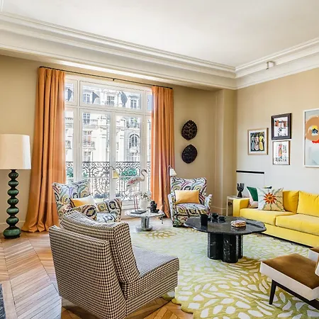 170m Air Conditioned Decor *