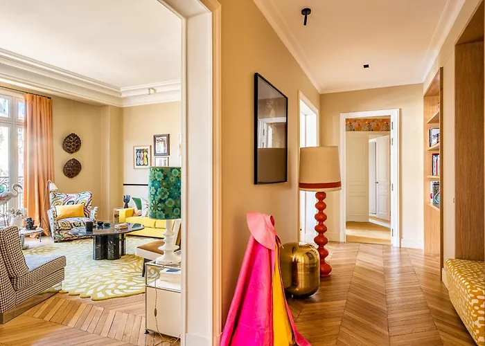 170m Air Conditioned Decor Apartament