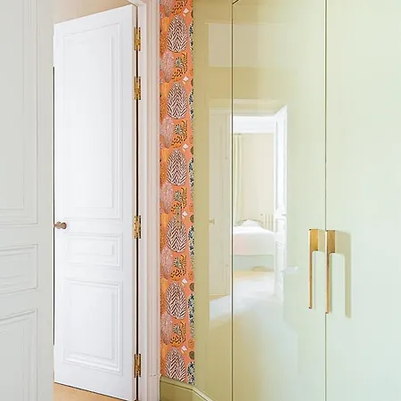 170m Air Conditioned Decor Апартаменты *