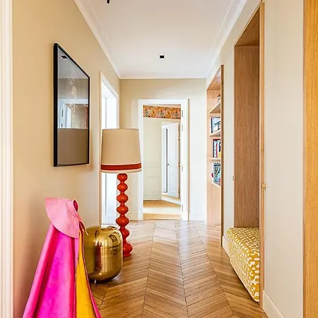 170m Air Conditioned Decor Апартаменты