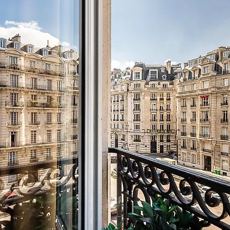 170m Air Conditioned Decor Париж