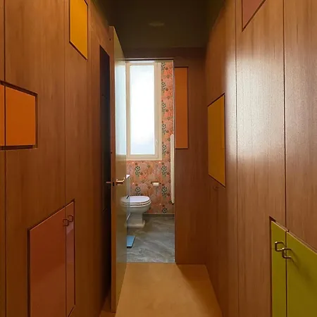 170m Air Conditioned Decor *