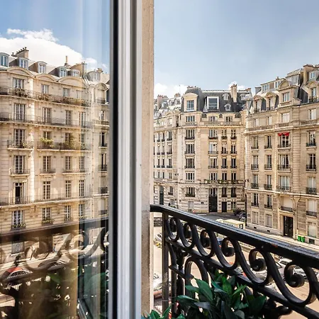 170m Air Conditioned Decor