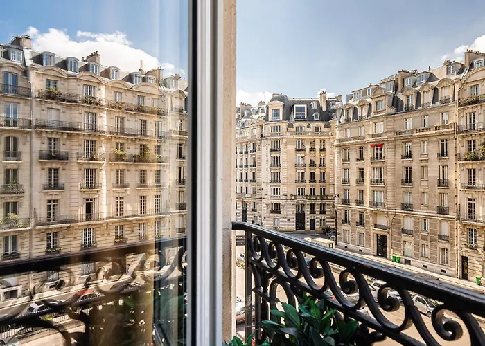 170m Air Conditioned Decor