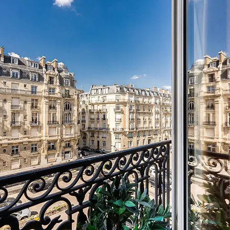 170m Air Conditioned Decor * Parijs