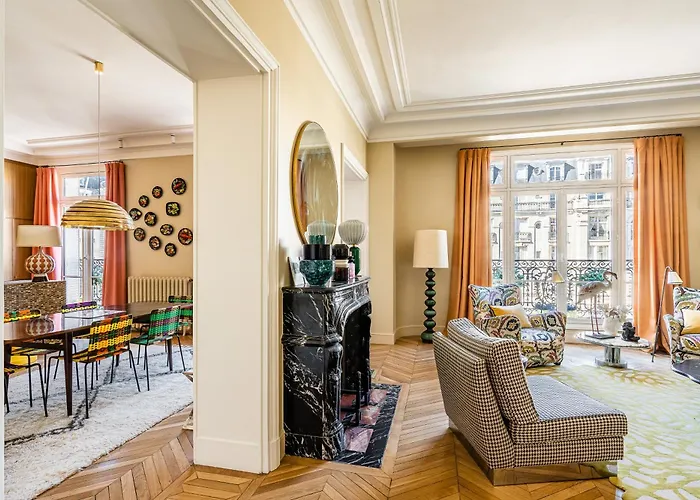 170m Air Conditioned Decor Parijs
